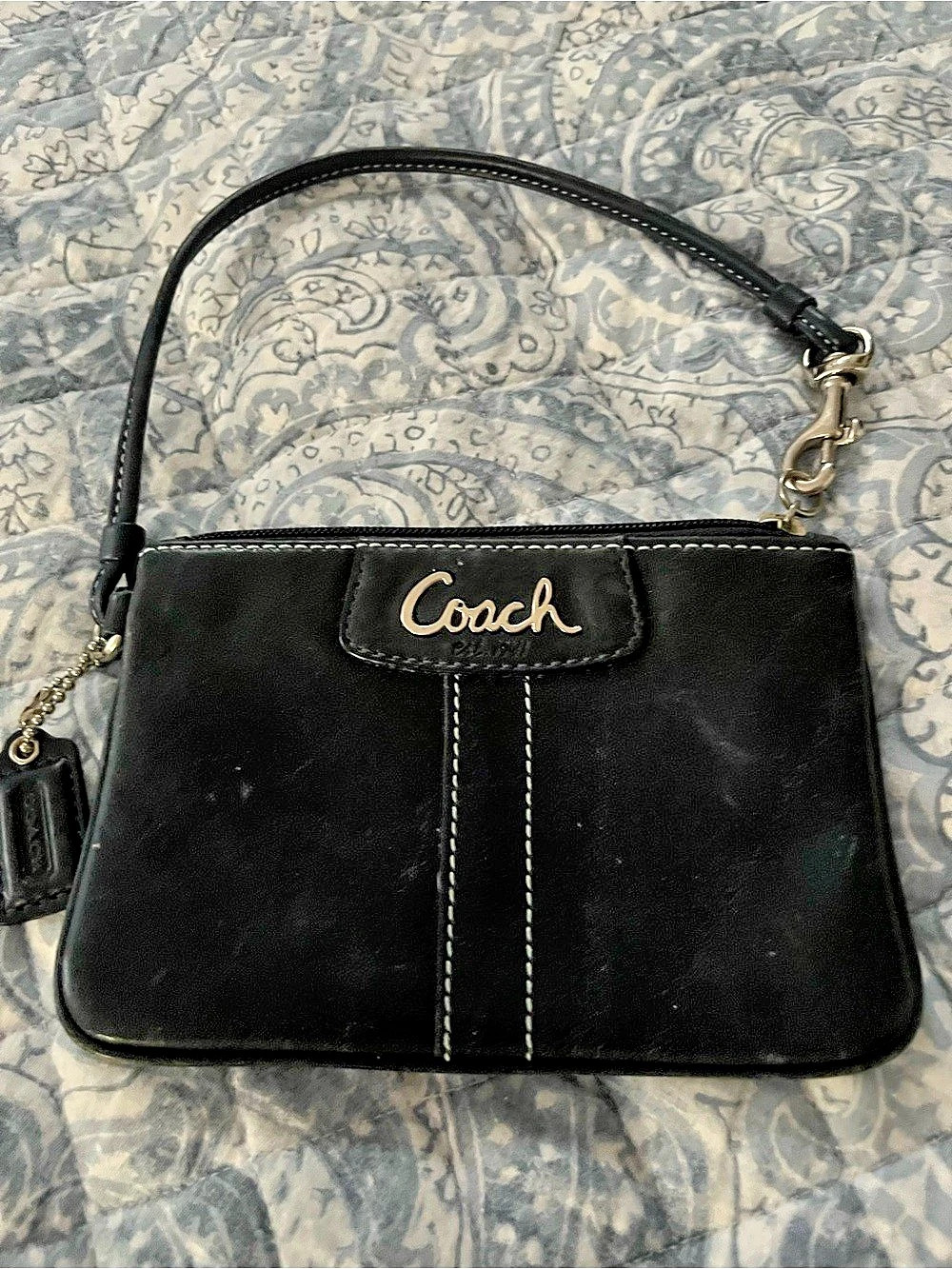 Coach Soho Black Leather Contrast Stitch Wristlet